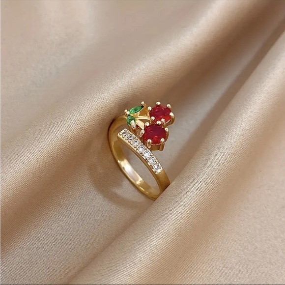 🍒 Cherry Fashion Ring - Picture 3 of 4